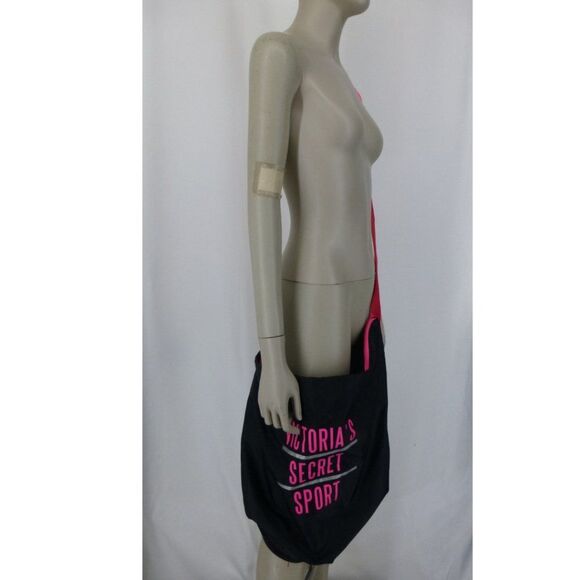 NWOT - Victoria's Secret Sport Gym Duffle Bag - Picture 2 of 11